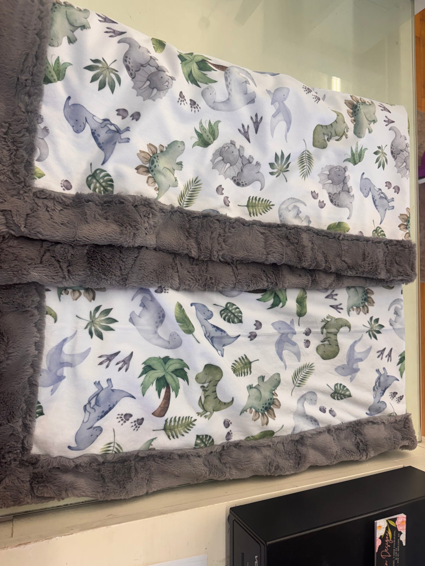 Dinosaur Dreams Luxe Minky Blanket – 40” x 56”